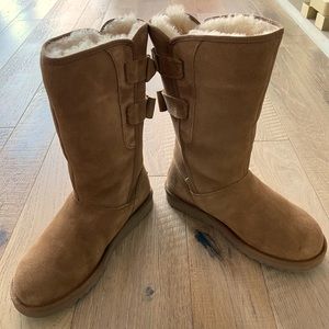 UGG Women’s Allegra Bow Boot in Chestnut